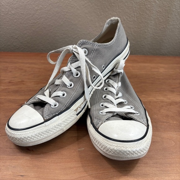 Converse Chuck Taylor All Star Gray Low Top Canvas Sneakers size Mens 7 Womens 9 - Picture 2 of 13